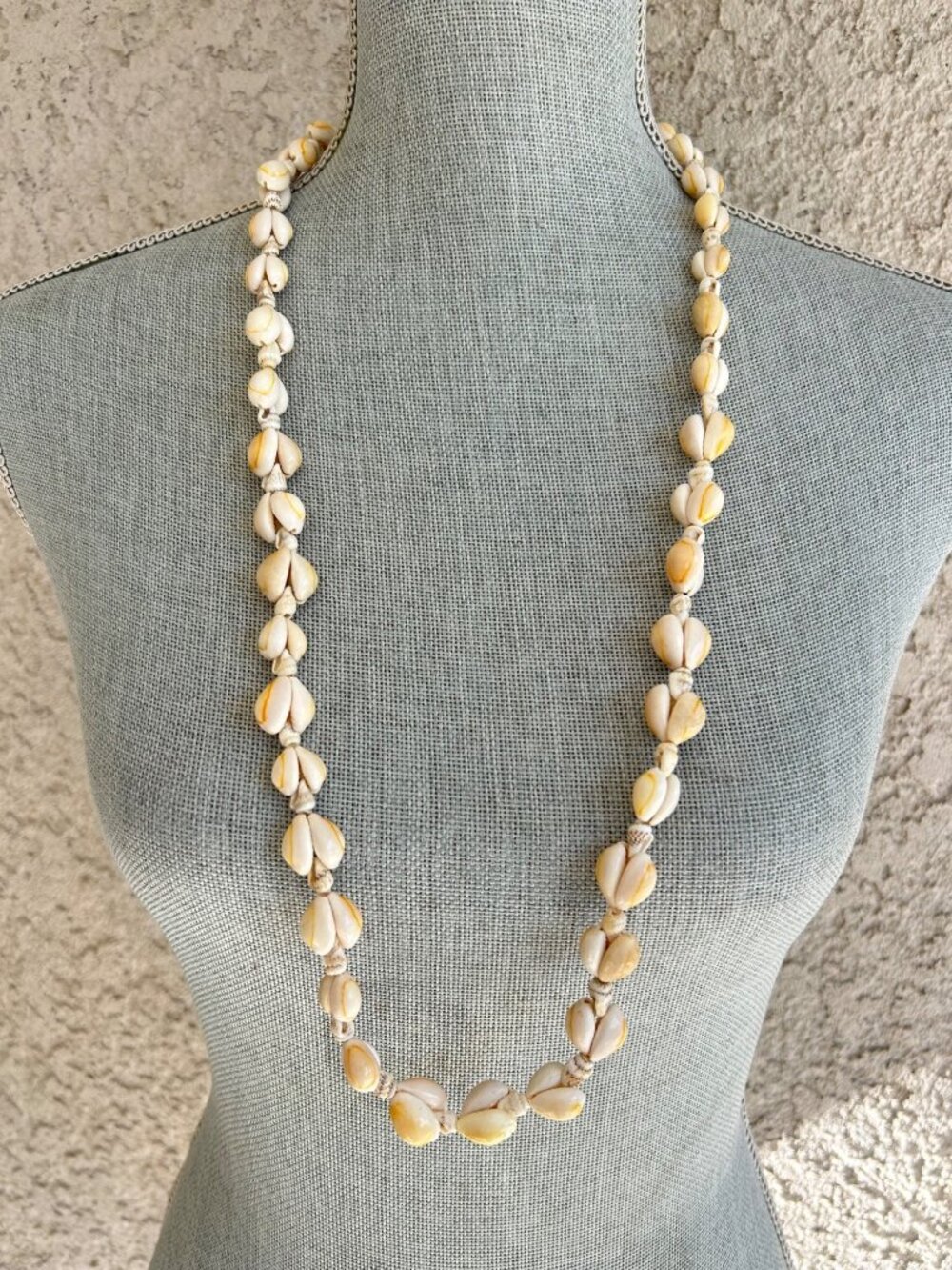 Vintage Hawaiian Natural Shell Lei Necklace Cowrie Seashells Beachy Mermaidcore